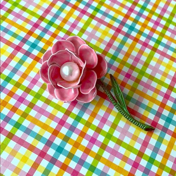 Jewelry - Vintage rose brooch